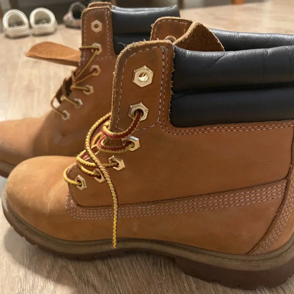 Women's Timberland® Premium 6-Inch Waterproof Boot Size 7 - Picture 5 of 8